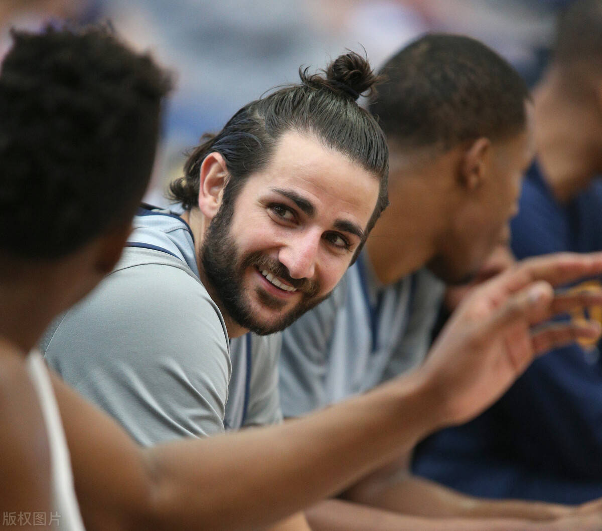 爱游戏体育-从今晨利物浦完成体检到今晨菲尼克斯太阳调整名单以备西甲，国际比赛日那不勒斯备战英超的简单介绍