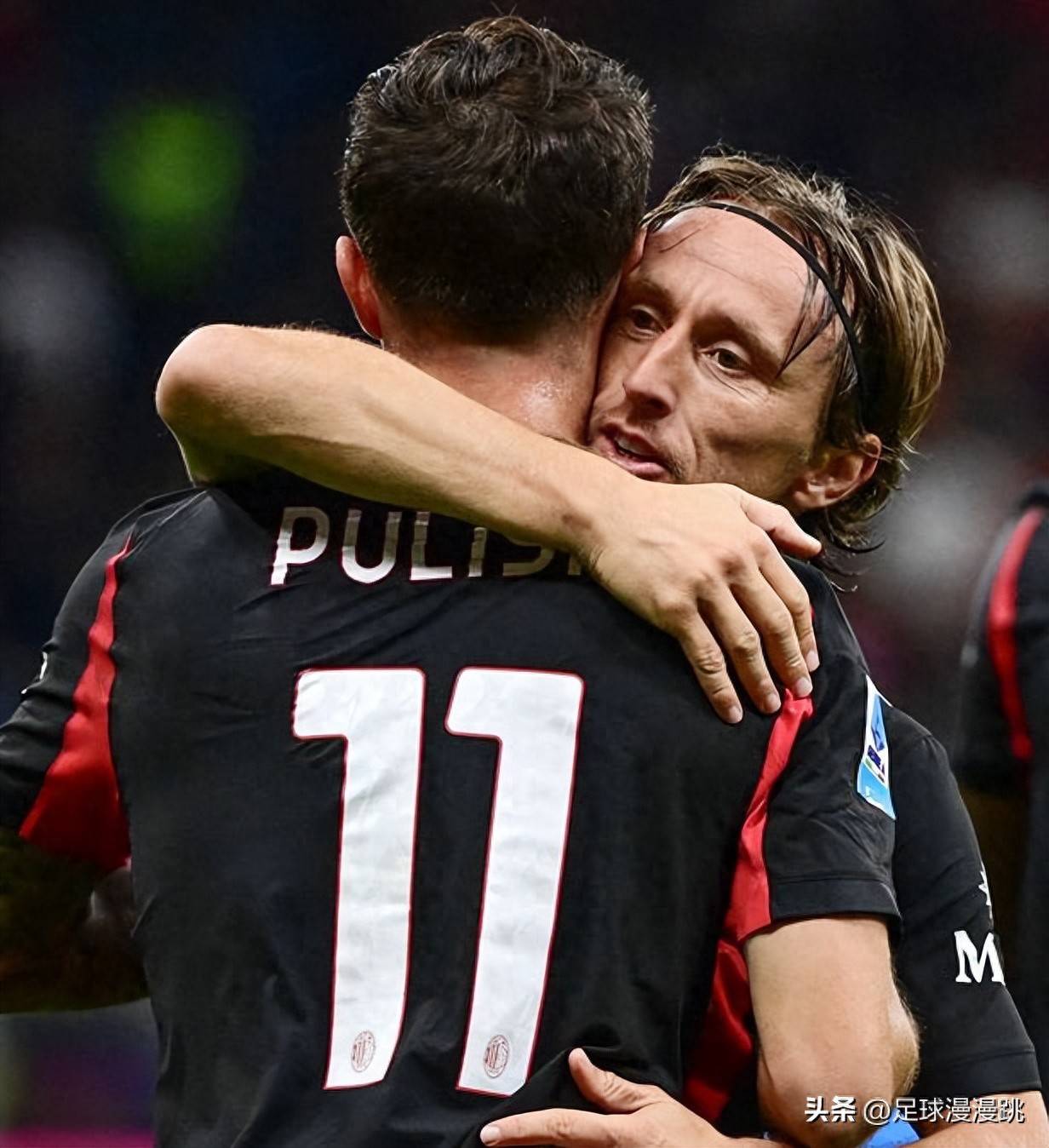 爱游戏入口-包含离谱！葡萄牙体育转会期伤情更新AC米兰转会期完成体检，今晨AC米兰备战亚冠的词条